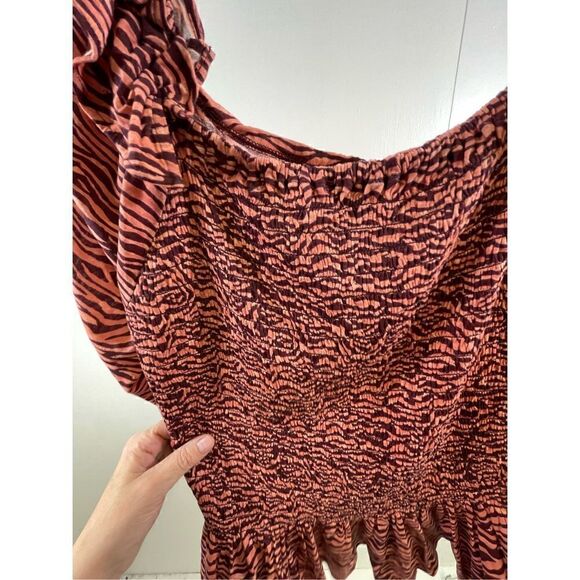 Loft NWT Animal Print Peplum Ruffled Blouse Size L - Picture 5 of 8